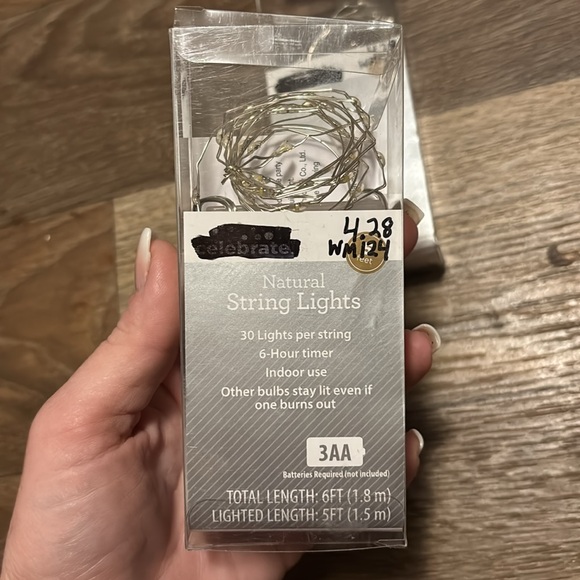 8 boxes of string lights - Picture 2 of 2